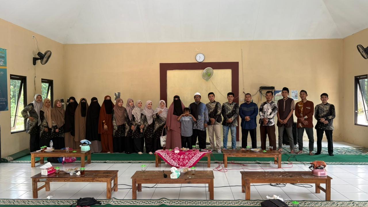 Broadening Educational Horizons: An-Nawawi IBS Conducts Study Tour to Kun Sholihan Pesantren, Gunungkidul
